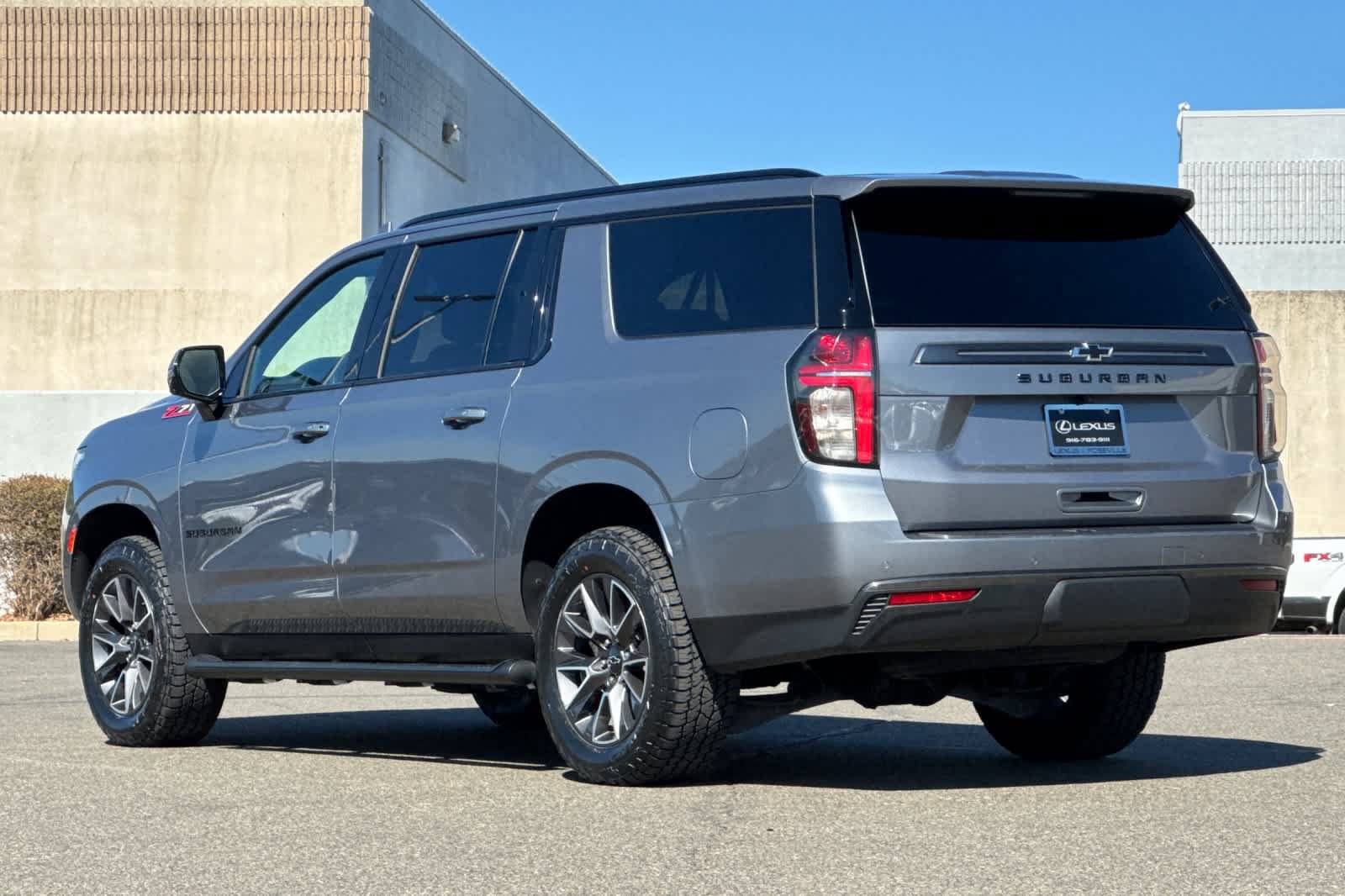 Used 2022 Chevrolet Suburban Z71 w/ Z71 Off-Road Package AWD/4WD image 7