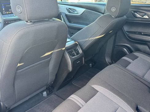 Used 2025 Chevrolet Blazer LT FWD image 24