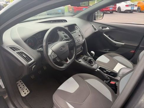 Used 2016 Ford Focus ST FWD image 7