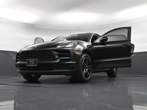 Certified 2021 Porsche Macan S AWD/4WD image 37