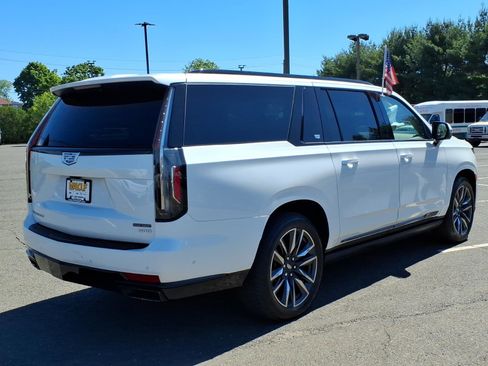 Used 2024 Cadillac Escalade ESV Sport Platinum AWD/4WD image 6