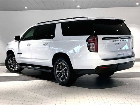 Used 2024 Chevrolet Suburban Z71 image 3