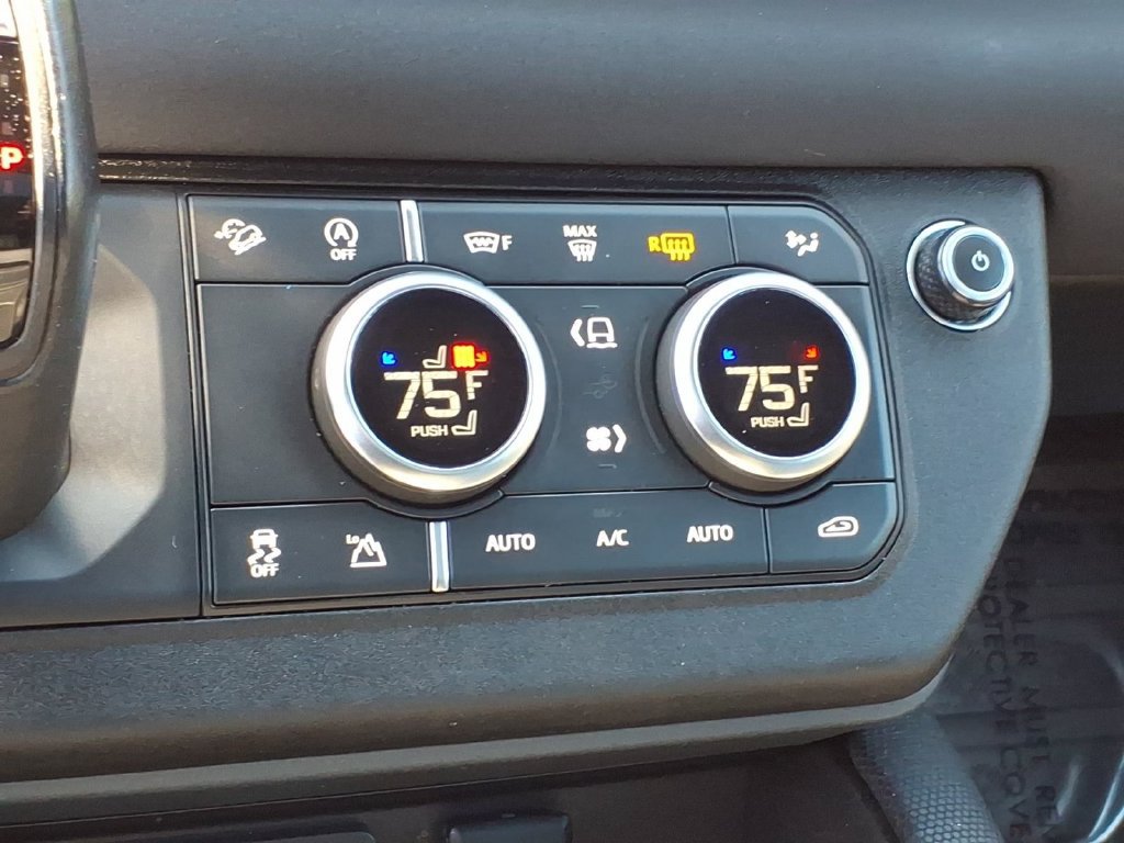 Used 2022 Land Rover Defender 110 X-Dynamic SE AWD/4WD image 24