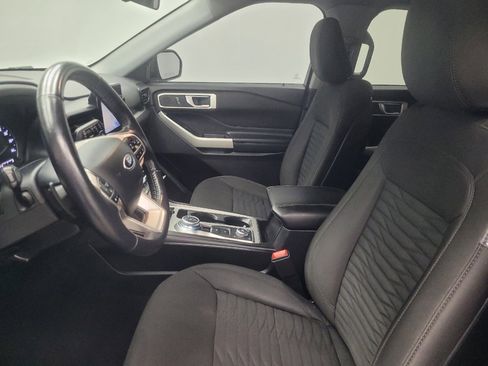 Used 2020 Ford Explorer XLT w/ Comfort Package AWD/4WD image 17