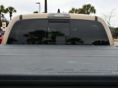 Used 2020 Toyota Tacoma TRD Off-Road image 16