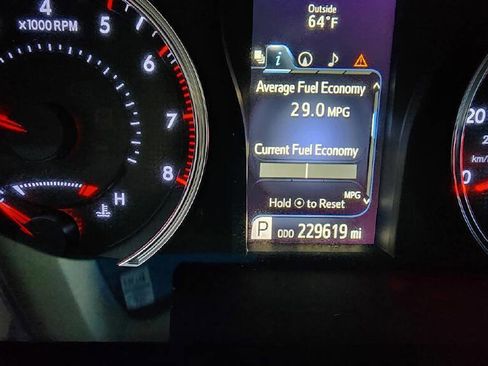 Used 2015 Toyota Camry SE FWD image 14