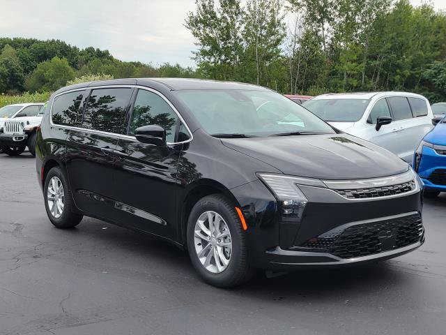 New 2027 Chrysler Pacifica Select FWD image 2