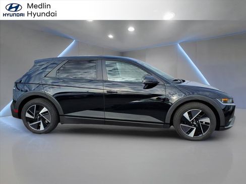 Used 2025 Hyundai Ioniq 5 SE image 2