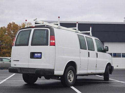 Used 2017 Chevrolet Express 2500 image 8