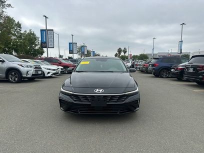 Used 2025 Hyundai Elantra Limited