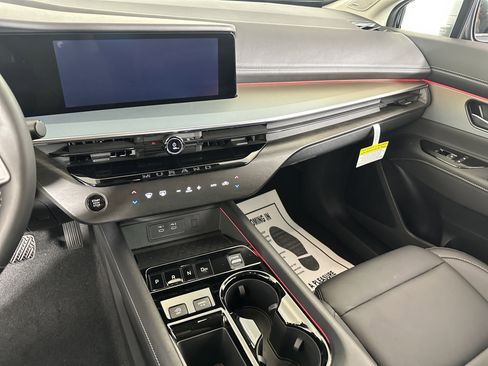 Certified 2025 Nissan Murano SL image 4