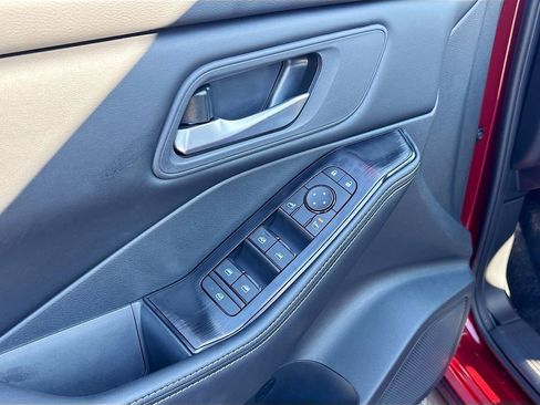 New 2026 Nissan Rogue SV image 18