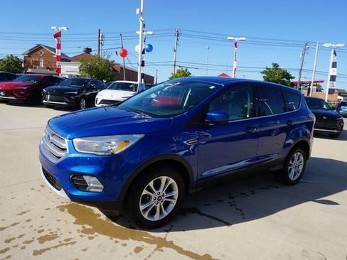 Used 2017 Ford Escape SE AWD/4WD image 9