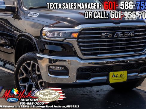 Used 2025 RAM 1500 Laramie AWD/4WD image 3