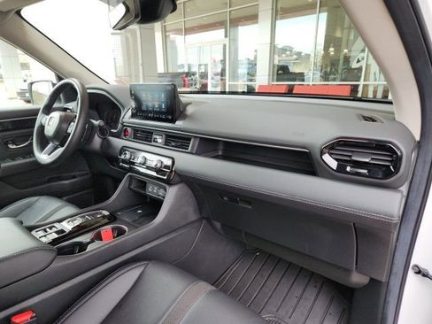 Used 2025 Honda Pilot EX-L image 28