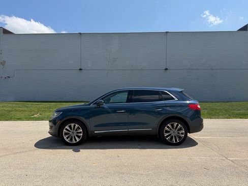 Used 2016 Lincoln MKX Reserve w/ Technology Package AWD/4WD image 4