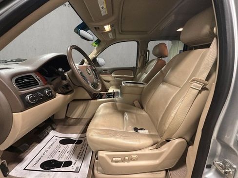Used 2013 Chevrolet Suburban LTZ image 10