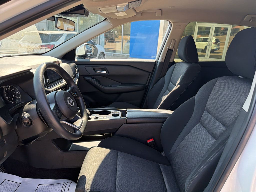 Used 2024 Nissan Rogue SV AWD/4WD image 5