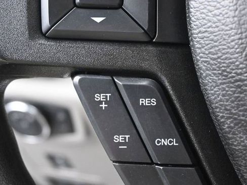 Used 2018 Ford F250 XLT w/ XLT Premium Package AWD/4WD image 20