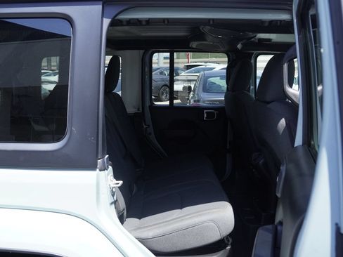 Used 2024 Jeep Wrangler Unlimited w/ Convenience Group AWD/4WD image 27