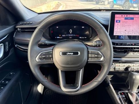 Used 2023 Jeep Compass Trailhawk w/ Trailhawk Elite Group AWD/4WD image 18