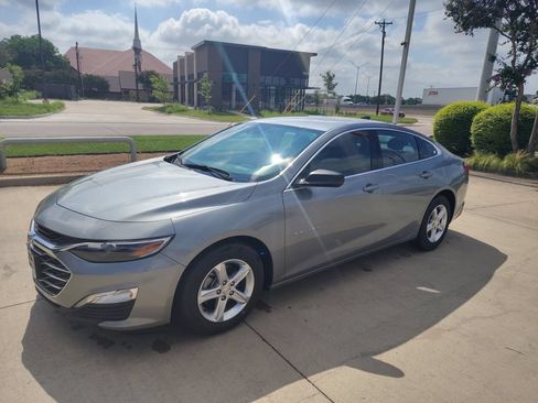 Used 2024 Chevrolet Malibu LS FWD image 1