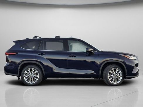 New 2026 Toyota Highlander Limited image 23