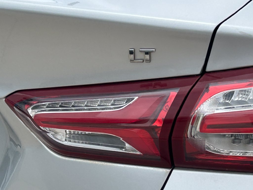 Used 2020 Chevrolet Malibu LT FWD image 5