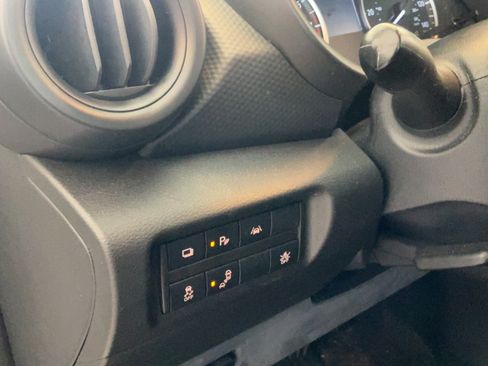 Used 2022 Nissan Kicks S FWD image 16