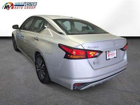Used 2024 Nissan Altima 2.5 SV image 8