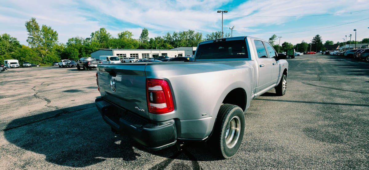 Used 2023 RAM 3500 Big Horn w/ Level 1 Equipment Group AWD/4WD image 4