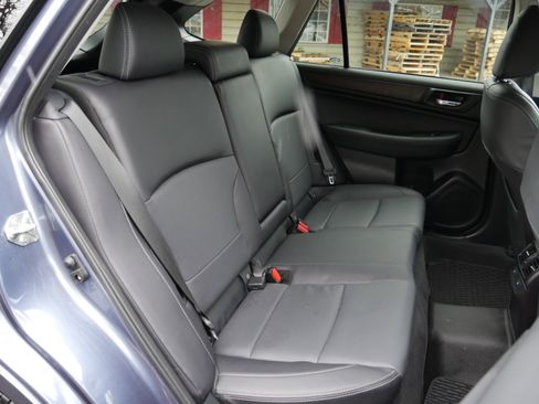 Used 2017 Subaru Outback 3.6R Limited image 28