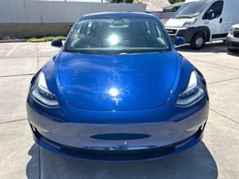 Used 2019 Tesla Model 3 Mid Range RWD image 2