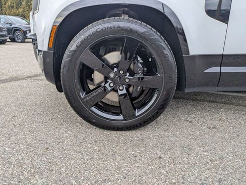 New 2026 Land Rover Defender 110 V8 image 21