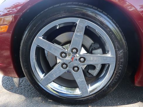 Used 2006 Chevrolet Corvette Convertible w/ Preferred Equipment Group RWD image 35