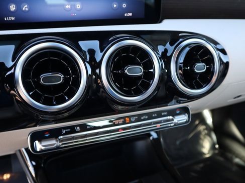 New 2026 Mercedes-Benz CLA 250 4MATIC image 40