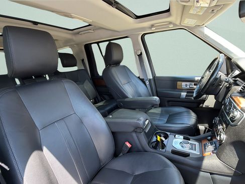 Used 2016 Land Rover LR4 AWD/4WD image 33