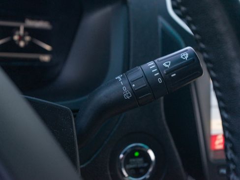 Used 2017 Ford Explorer XLT w/ Equipment Group 202A image 24