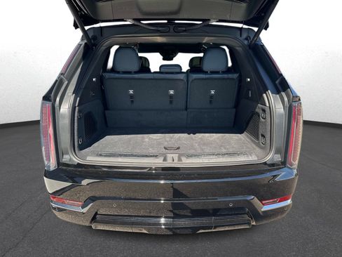 Used 2025 Cadillac Escalade IQ Luxury 2 w/ LPO, Radiant Package AWD/4WD image 11