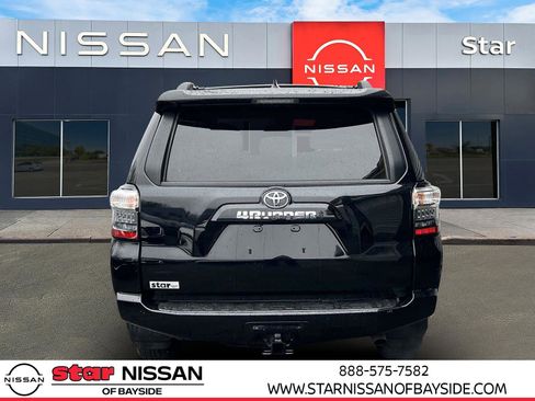 Used 2024 Toyota 4Runner SR5 AWD/4WD image 5
