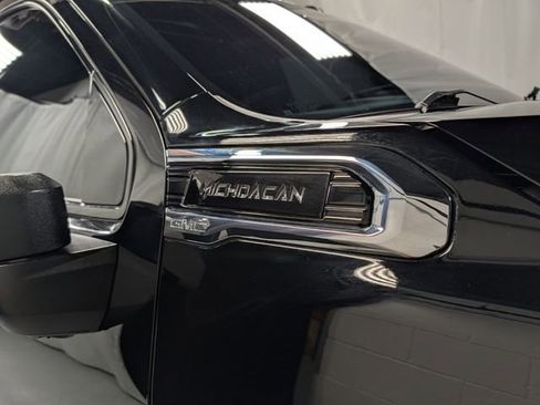 Used 2023 GMC Sierra 3500 Denali w/ Denali Ultimate Package image 3