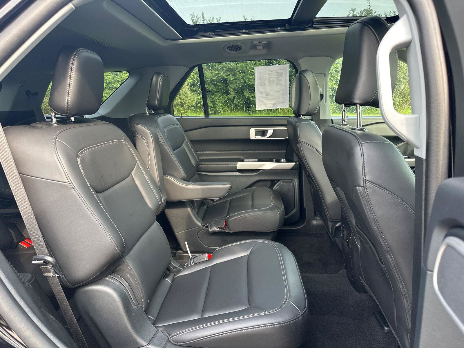 Used 2024 Ford Explorer XLT w/ Equipment Group 202A AWD/4WD image 19