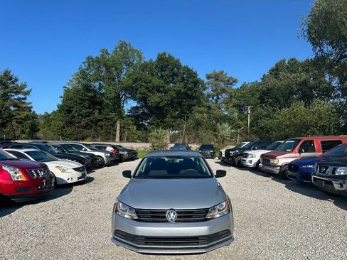 Used 2016 Volkswagen Jetta S FWD image 2