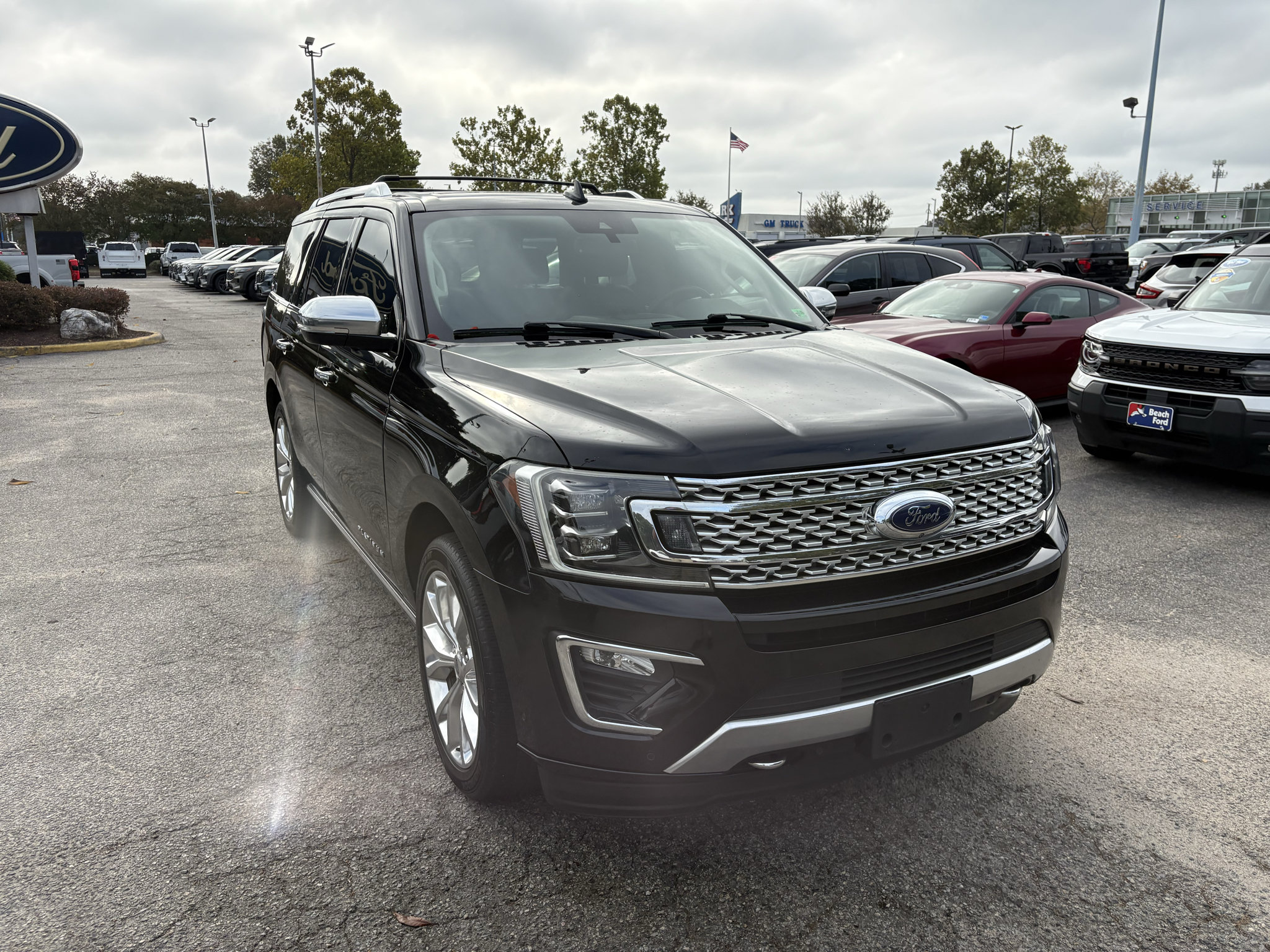 Used 2019 Ford Expedition Platinum AWD/4WD image 3