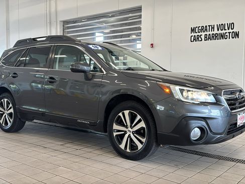 Used 2018 Subaru Outback 2.5i Limited AWD/4WD image 3