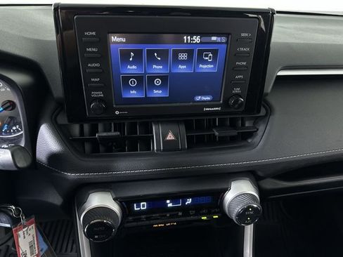 Used 2021 Toyota RAV4 LE AWD/4WD image 14