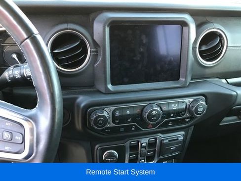 Used 2023 Jeep Wrangler Unlimited Sahara w/ Cold Weather Group AWD/4WD image 5
