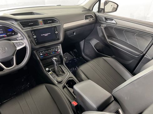 Used 2022 Volkswagen Tiguan SE image 22