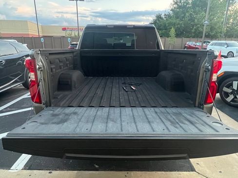 Used 2022 Chevrolet Silverado 1500 LT Trail Boss w/ LPO, Dark Essentials Package AWD/4WD image 7