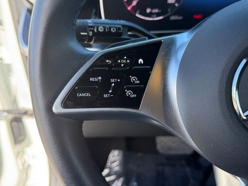 Used 2024 Mercedes-Benz GLC 300 image 23